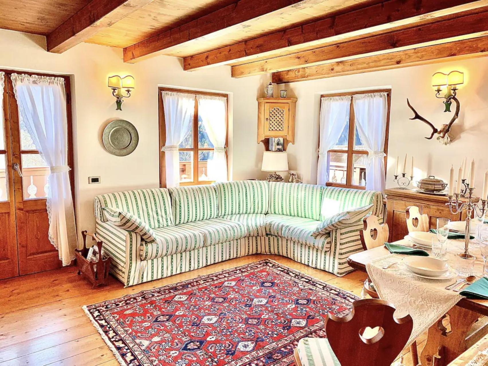 Apartment Ampezzano Con Ampia Balconata